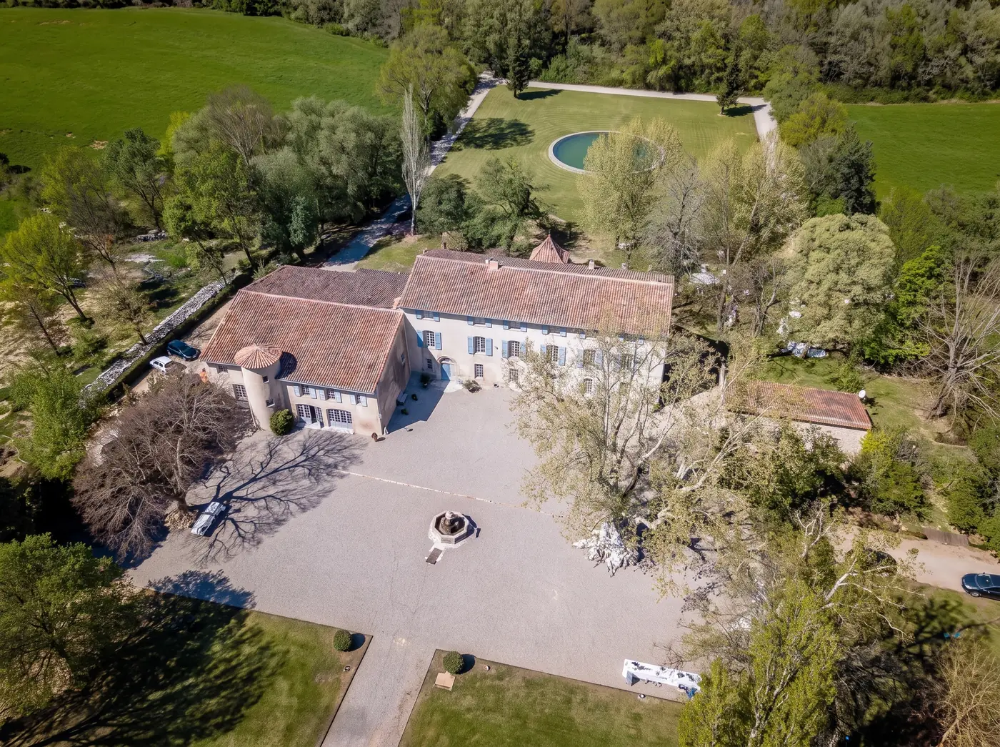 Aerial view of Château de la Présidente, its courtyard and park